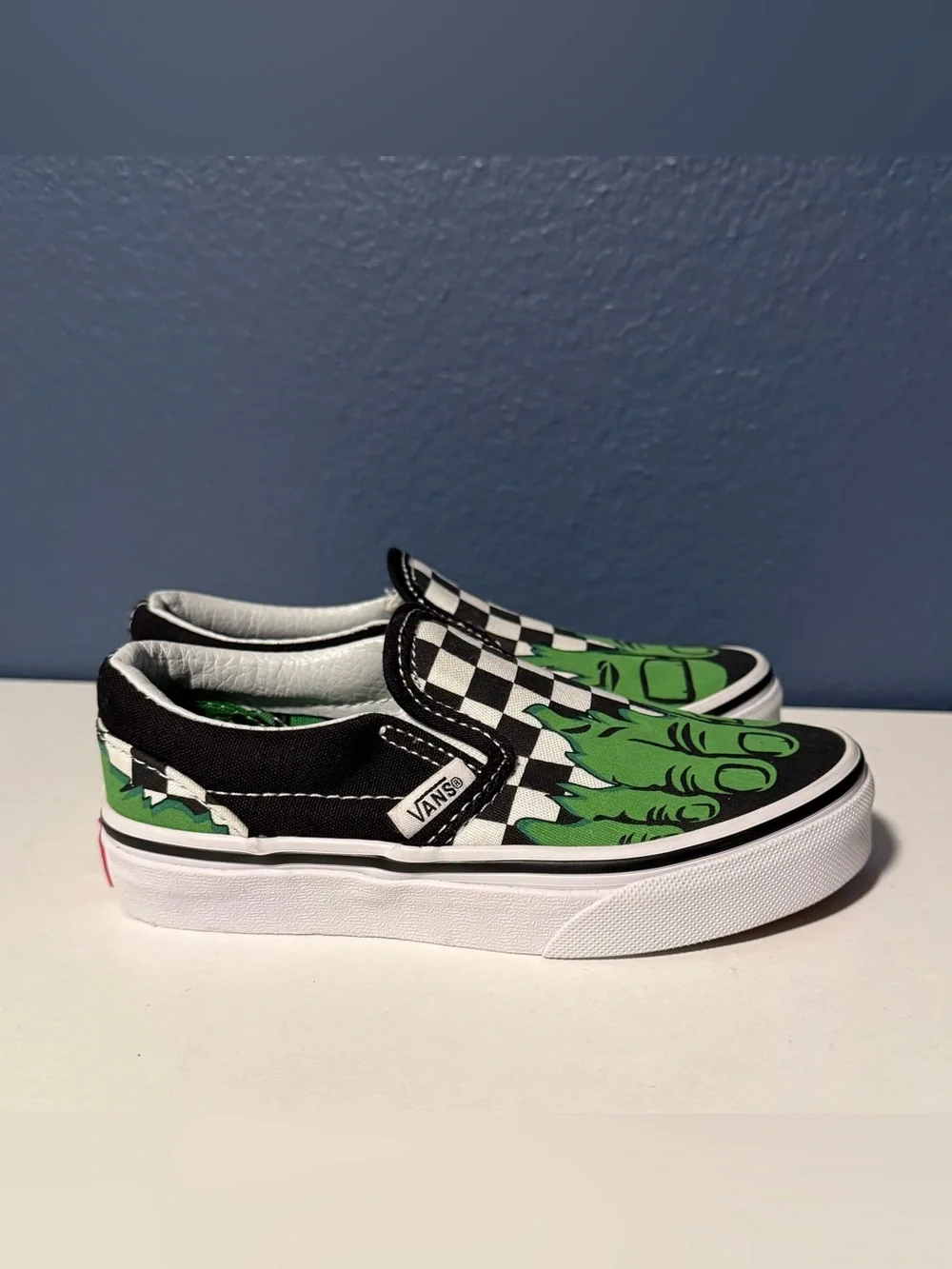 Vans x Marvel Hulk Checkerboard Classic Slip-On Kids Size 11 NWOT